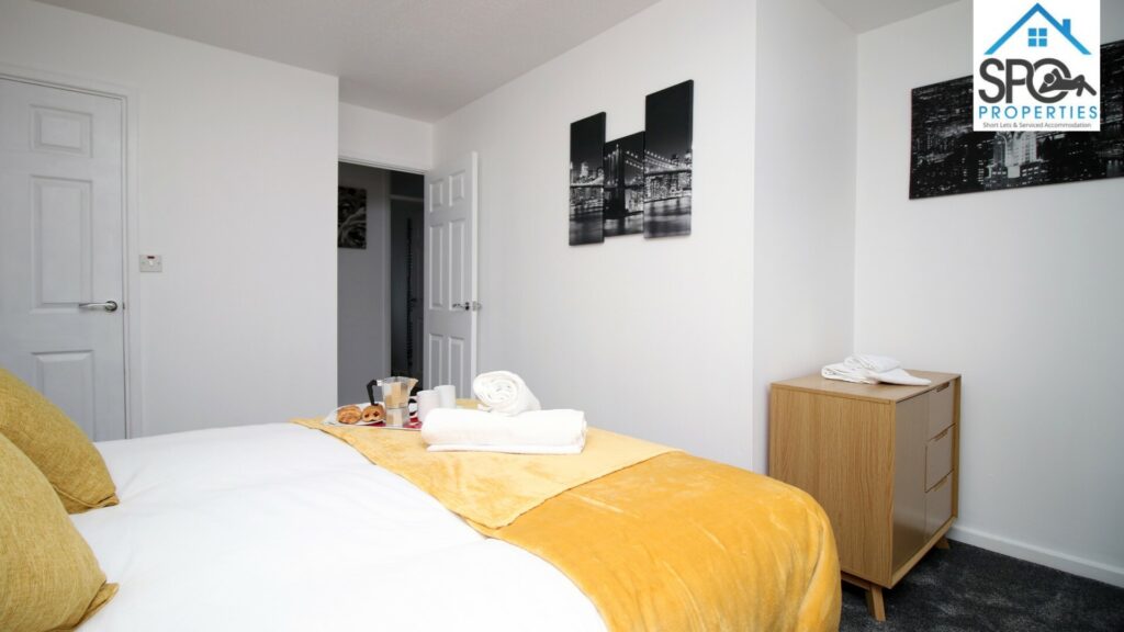 2bedroom house in Newport Trade Stays