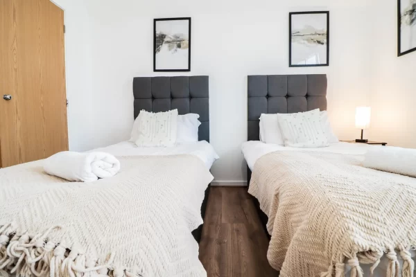 twin bed apartment in reading trade stays
